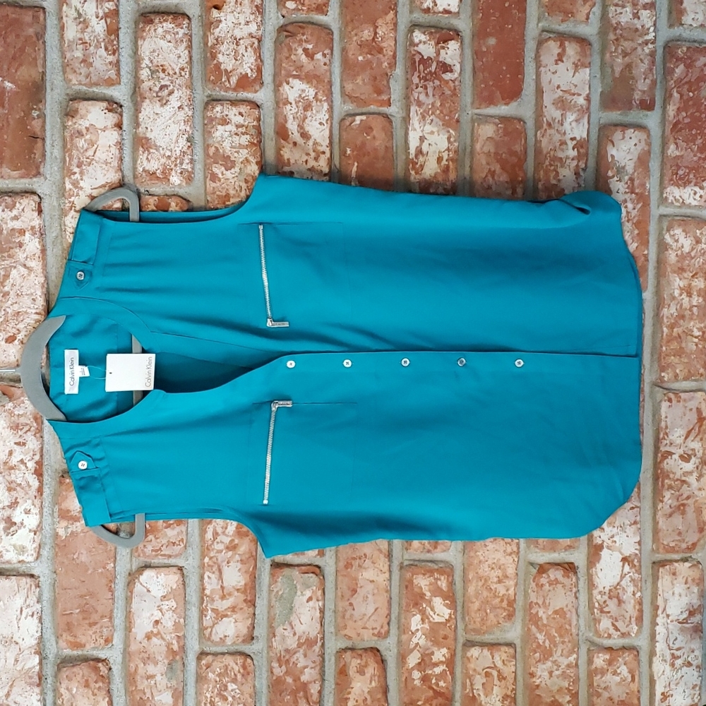 NWT Calvin Klein Women's Button-Down Sleeveless Blouse